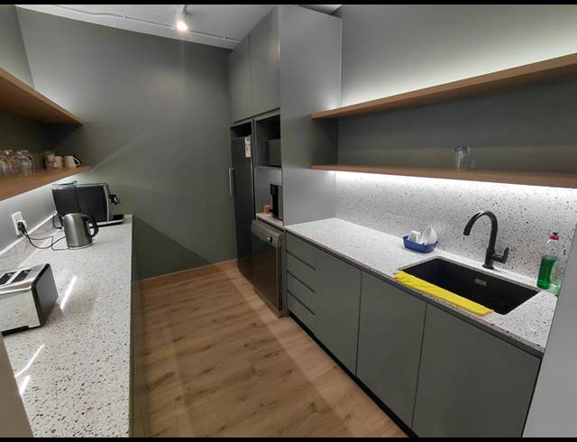 79M² OFFICE TO LET IN HALFWAY HOUSE